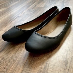 Simple Black Flats